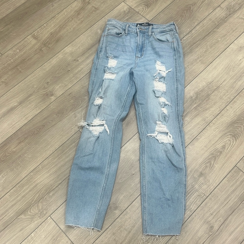 Hollister jeans, ripped